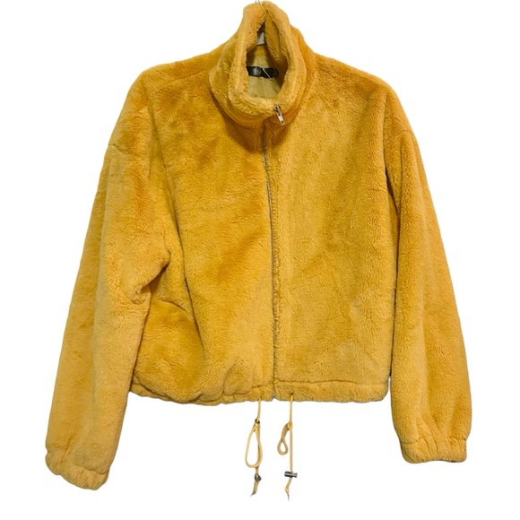 MISSGUIDED Yellow Oversized Cropped Faux Fur Bomber Jacket - Picture 4 of 9